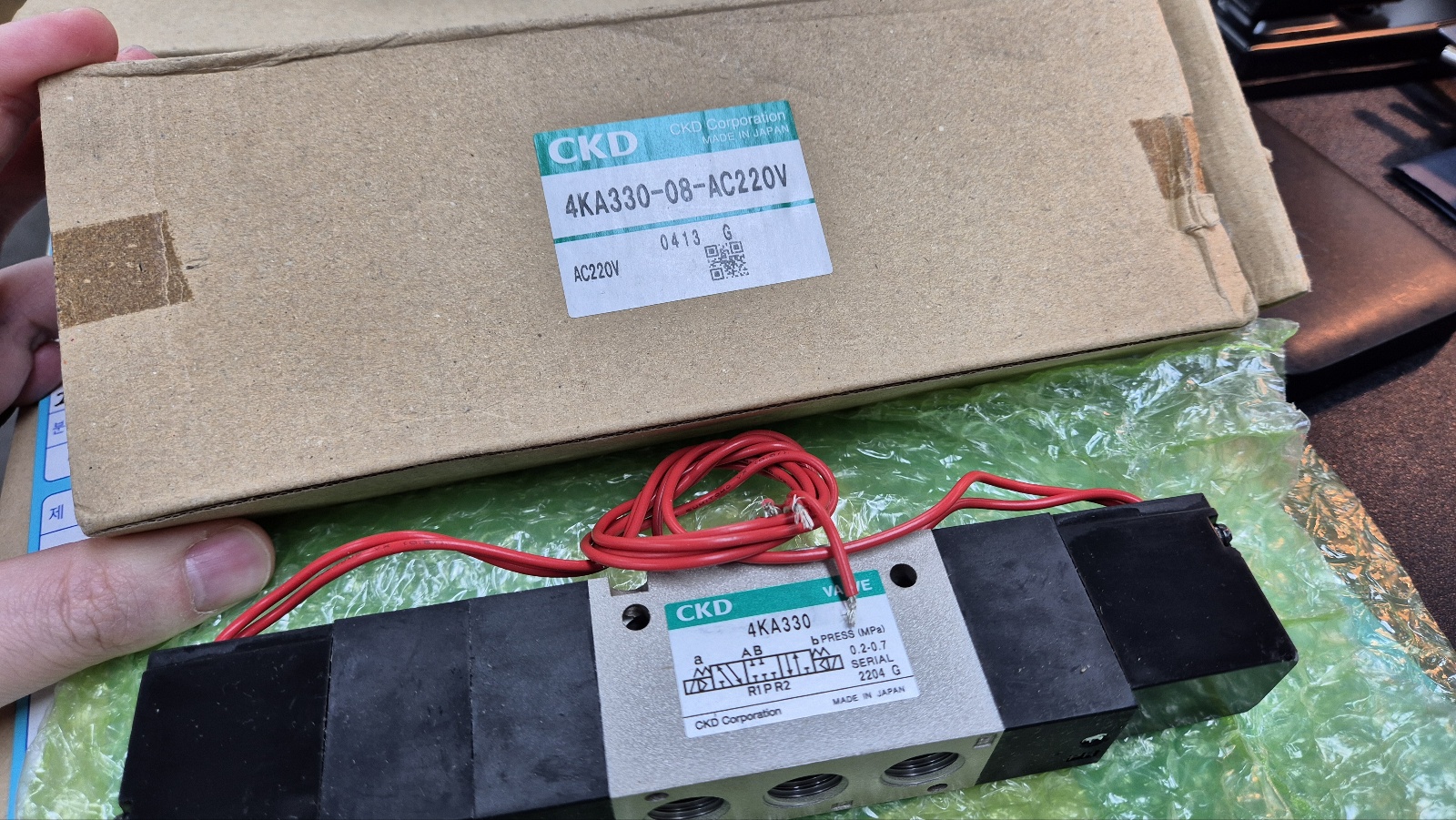 CKD 솔레노이드 밸브 4KA330-08 AC220V