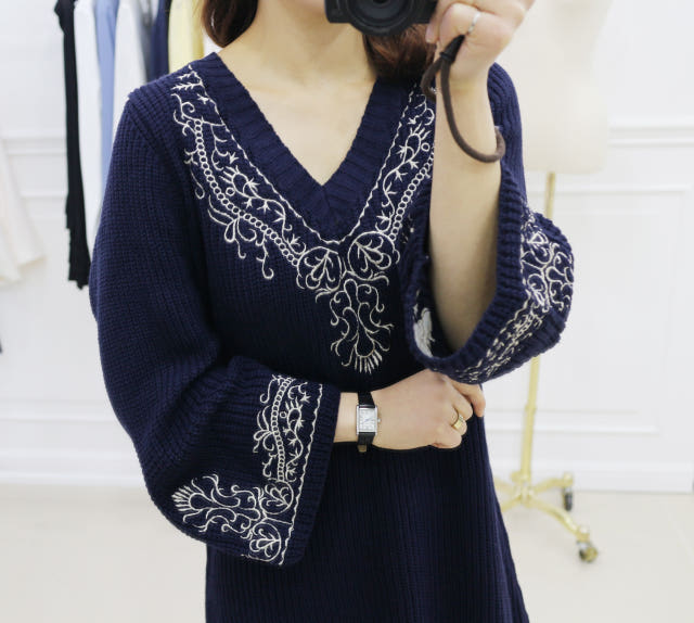 <b><p>on Square clock wrist</p></b><b><p>に スクエア時計 手首</p></b><br /><br /><p align='center'>