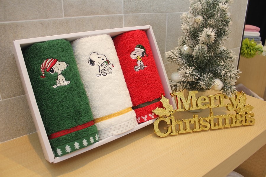 <b><p>Songwol Christmas towel 40 Year-end pty Cebry</p></b><b><p>ソンウォル クリスマスタオル40 忘年会 記念 キャラクター スヌーピー 子供</p></b><br /><br /><p align='center'>