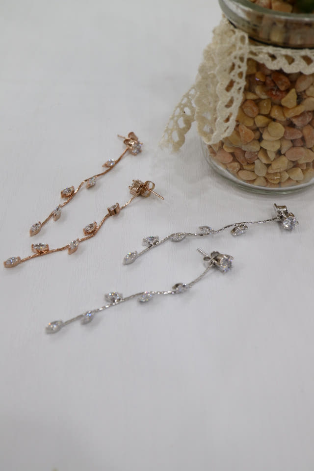 Titanium post handmade leaf earrings date look lux