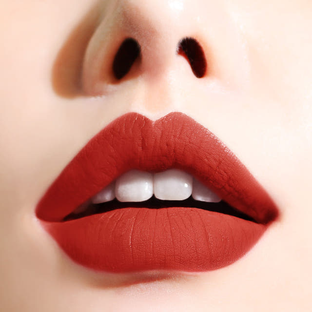 Pia Last Lipstick 3.5g Matte type that comes in cl