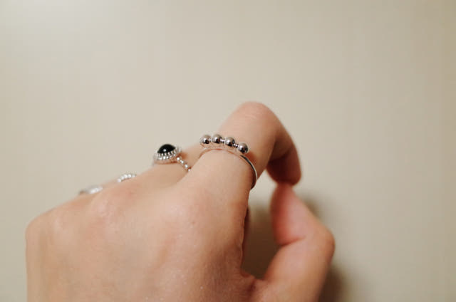 <b><p>Black Round Antique Layering SET Paora st</p></b><b><p>ブラックラウンドアンティーク レイヤSETリング パラst 誕生石 原石 糸セット</p></b><br /><br /><p align='center'>