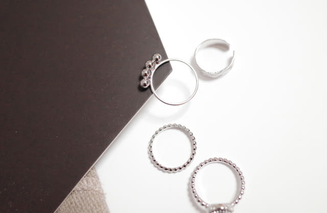 <b><p>Black Round Antique Layering SET Paora st</p></b><b><p>ブラックラウンドアンティーク レイヤSETリング パラst 誕生石 原石 糸セット</p></b><br /><br /><p align='center'>