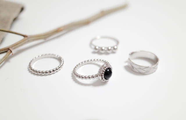 <b><p>Black Round Antique Layering SET Paora st</p></b><b><p>ブラックラウンドアンティーク レイヤSETリング パラst 誕生石 原石 糸セット</p></b><br /><br /><p align='center'>