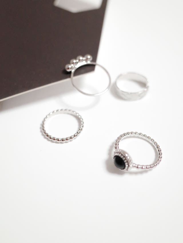 <b><p>Black Round Antique Layering SET Paora st</p></b><b><p>ブラックラウンドアンティーク レイヤSETリング パラst 誕生石 原石 糸セット</p></b><br /><br /><p align='center'>