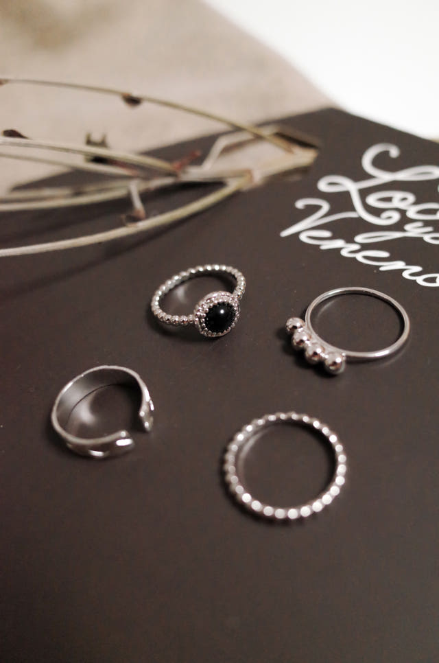 <b><p>Black Round Antique Layering SET Paora st</p></b><b><p>ブラックラウンドアンティーク レイヤSETリング パラst 誕生石 原石 糸セット</p></b><br /><br /><p align='center'>