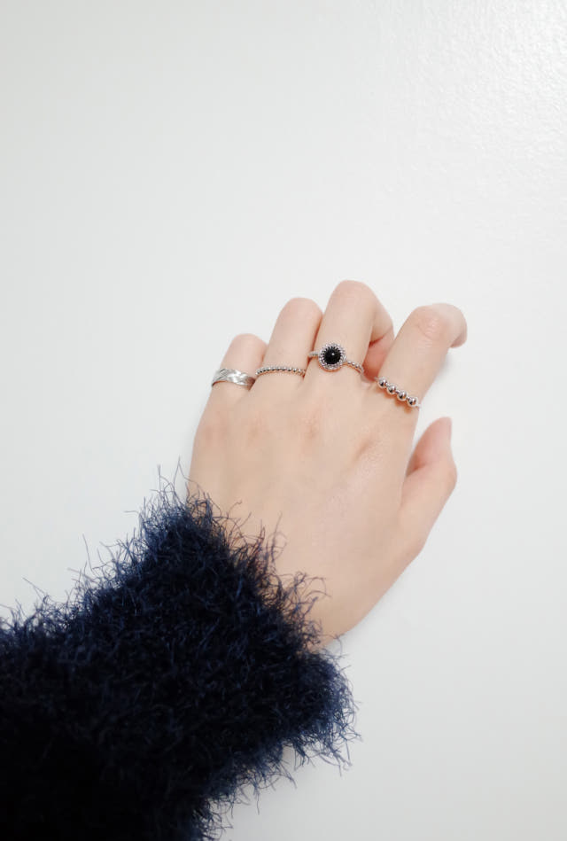 <b><p>Black Round Antique Layering SET Paora st</p></b><b><p>ブラックラウンドアンティーク レイヤSETリング パラst 誕生石 原石 糸セット</p></b><br /><br /><p align='center'>