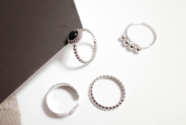 <b><p>Black Round Antique Layering SET Paora st</p></b><b><p>ブラックラウンドアンティーク レイヤSETリング パラst 誕生石 原石 糸セット</p></b><br /><br /><p align='center'>