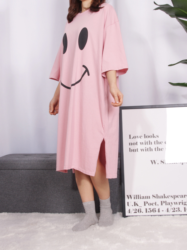 <b><p>pajamas one piece Homeware smile Fa</p></b><b><p>パジャマ ワンピース ホームウェア スマイル 純綿</p></b><br /><br /><p align='center'>