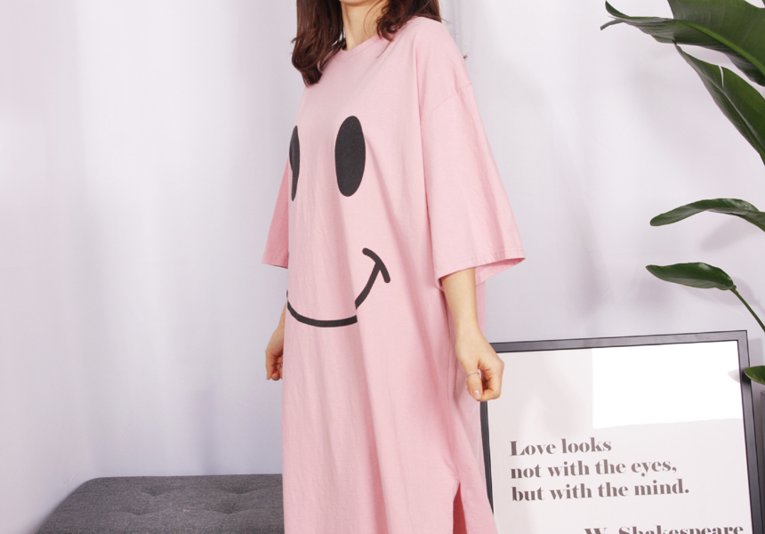 <b><p>pajamas one piece Homeware smile Fa</p></b><b><p>パジャマ ワンピース ホームウェア スマイル 純綿</p></b><br /><br /><p align='center'>