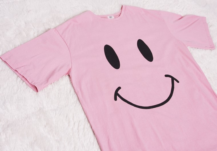 <b><p>pajamas one piece Homeware smile Fa</p></b><b><p>パジャマ ワンピース ホームウェア スマイル 純綿</p></b><br /><br /><p align='center'>