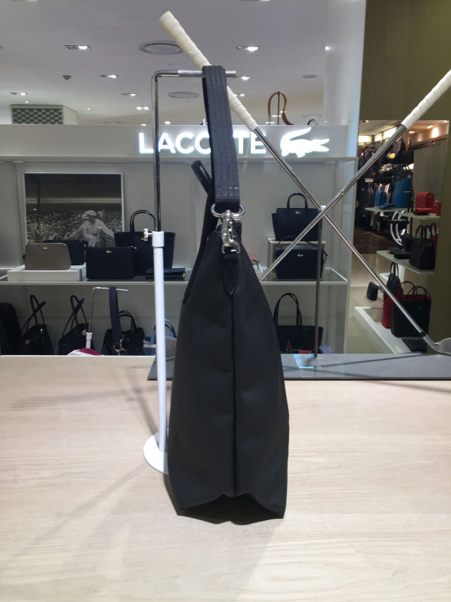 <b><p>Laste Crs Vertical ShoPurBk NF1891P17C Easy</p></b><b><p>ラコステクロス縦型ショーポベクNF1891P17C簡単コーディネート実用満点すっきりとしたショルダー</p></b><br /><br /><p align='center'>