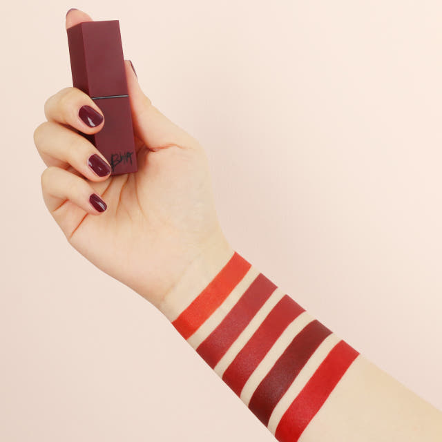 Pia Last Lipstick 3.5g Matte type that comes in cl