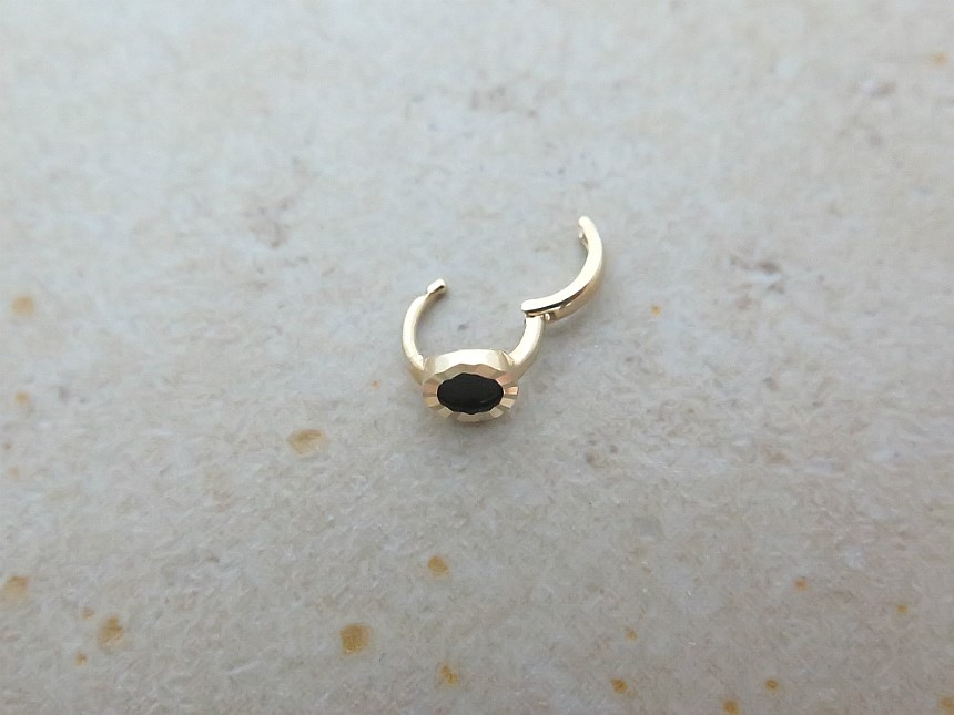 <b><p>10K 14K Cubic Ring pierc, One touch earrs</p></b><b><p>10K 14K キュービック リングピアス、 ワンタッチ 耳介</p></b><br /><br /><p align='center'>