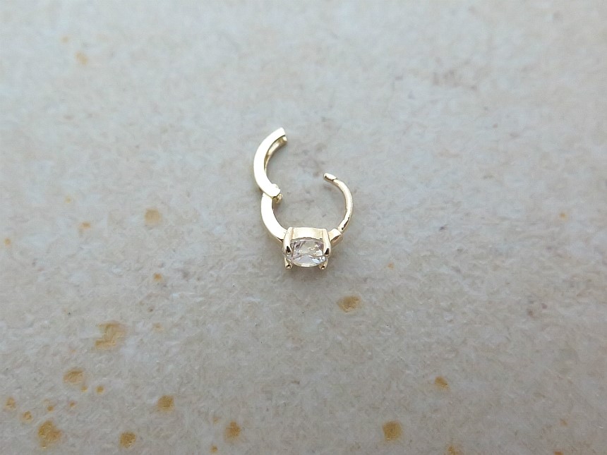 <b><p>10K 14K Cubic Ring pierc, One touch earrs</p></b><b><p>10K 14K キュービック リングピアス、 ワンタッチ 耳介</p></b><br /><br /><p align='center'>