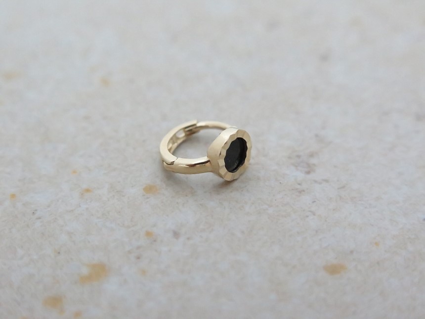 <b><p>10K 14K Cubic Ring pierc, One touch earrs</p></b><b><p>10K 14K キュービック リングピアス、 ワンタッチ 耳介</p></b><br /><br /><p align='center'>