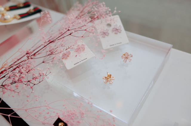 <b><p>Cherry Blossom spring ea A girlfend's</p></b><b><p>桜 春 イヤリング ガールフレンドの贈り物 誕生日 キュービック ストーン ピンク</p></b><br /><br /><p align='center'>