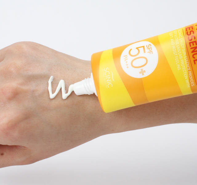 1 + 1 Enjoy Mild Sun Essence 50ml Glow Peek 1st! A