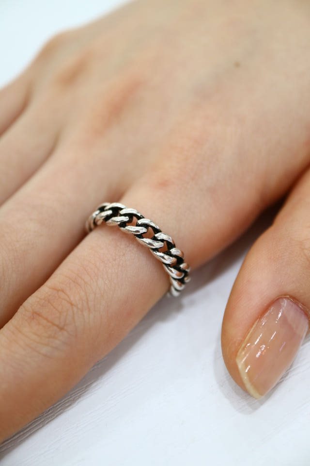 <b><p>925Silver paint album Free size ch All Advanced</p></b><b><p>925シルバー 油絵 銀の指輪 フリーサイズ チェーン 全体の順 高級 きれいな</p></b><br /><br /><p align='center'>