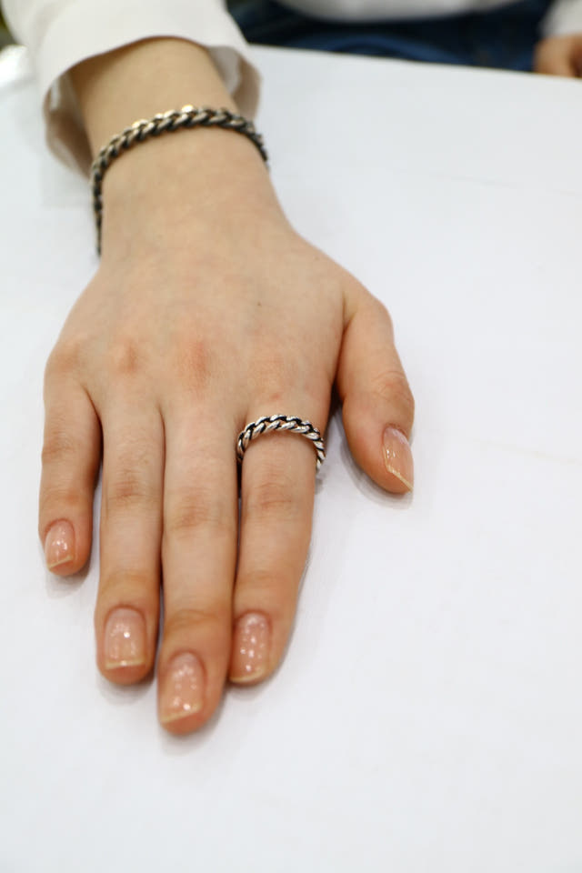 <b><p>925Silver paint album Free size ch All Advanced</p></b><b><p>925シルバー 油絵 銀の指輪 フリーサイズ チェーン 全体の順 高級 きれいな</p></b><br /><br /><p align='center'>