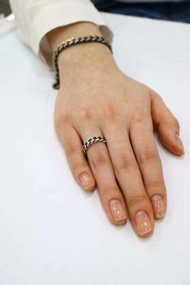 <b><p>925Silver paint album Free size ch All Advanced</p></b><b><p>925シルバー 油絵 銀の指輪 フリーサイズ チェーン 全体の順 高級 きれいな</p></b><br /><br /><p align='center'>