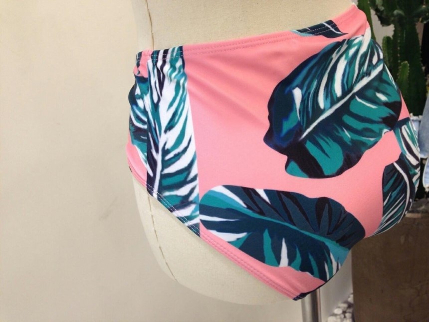<b><p>pink Palm tree Frill biki Bey Fat cover sexy</p></b><b><p>ピンク ヤシの木 フリル ビキニ おなかの脂肪 カバー セクシー ーサイズ リゾートルック</p></b><br /><br /><p align='center'>