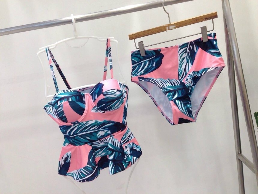 <b><p>pink Palm tree Frill biki Bey Fat cover sexy</p></b><b><p>ピンク ヤシの木 フリル ビキニ おなかの脂肪 カバー セクシー ーサイズ リゾートルック</p></b><br /><br /><p align='center'>