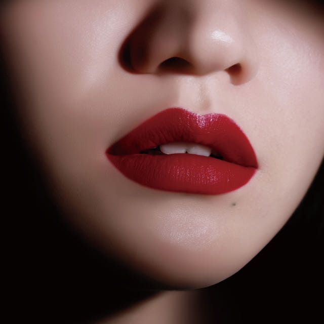 Eagle Lips Libre Rouge 3.5g Enchanting city mat On