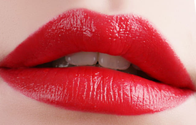 Eagle Lips Real Color 3g Matte type close-up Shiny