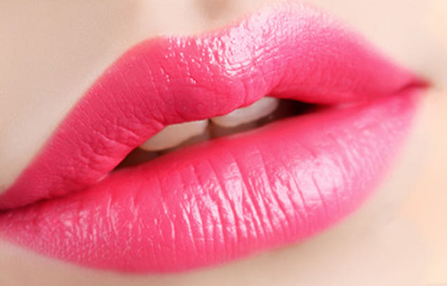 Eagle Lips Real Color 3g Matte type close-up Shiny