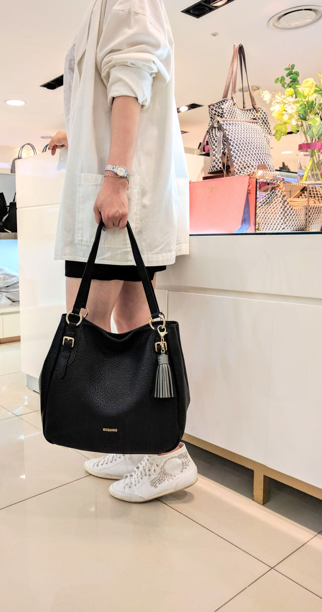 <b><p>Esquire Daily Bag Black EC6FHB931BK</p></b><b><p>エスクァイアデイリーショルダーバッグEC6FHB931BKブラック</p></b><br /><br /><p align='center'>