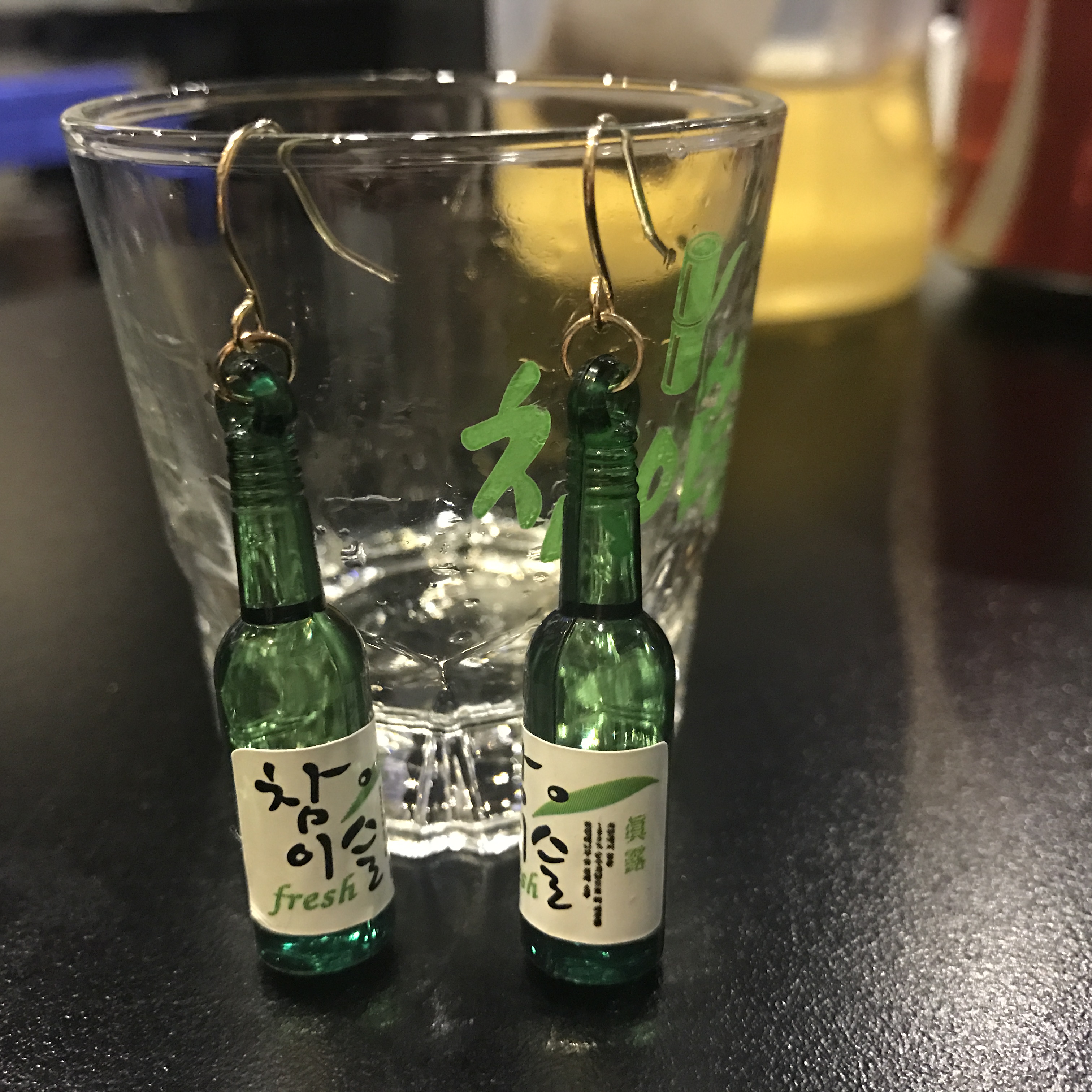 <b><p>Shochu earrings together pty 20's Unique</p></b><b><p>焼酎イヤリング 飲み会 パーティー 20代 ユニークグ しっとりとしたスタイル フェスバル</p></b><br /><br /><p align='center'>