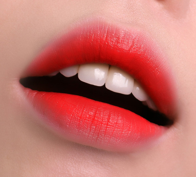 Eagle Lips Libre Rouge 3.5g Enchanting city mat On