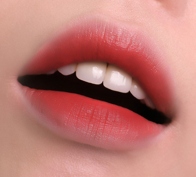 Eagle Lips Libre Rouge 3.5g Enchanting city mat On