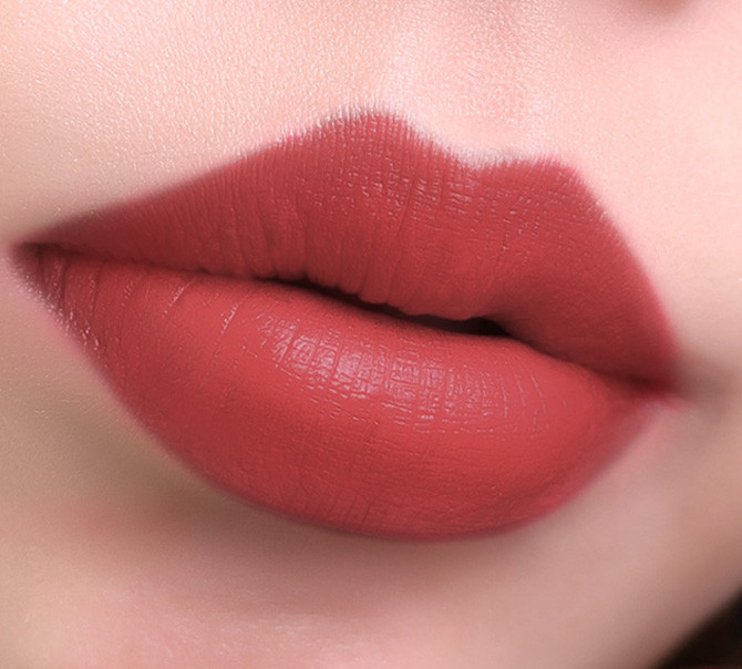 Eagle Lips Libre Rouge 3.5g Enchanting city mat On