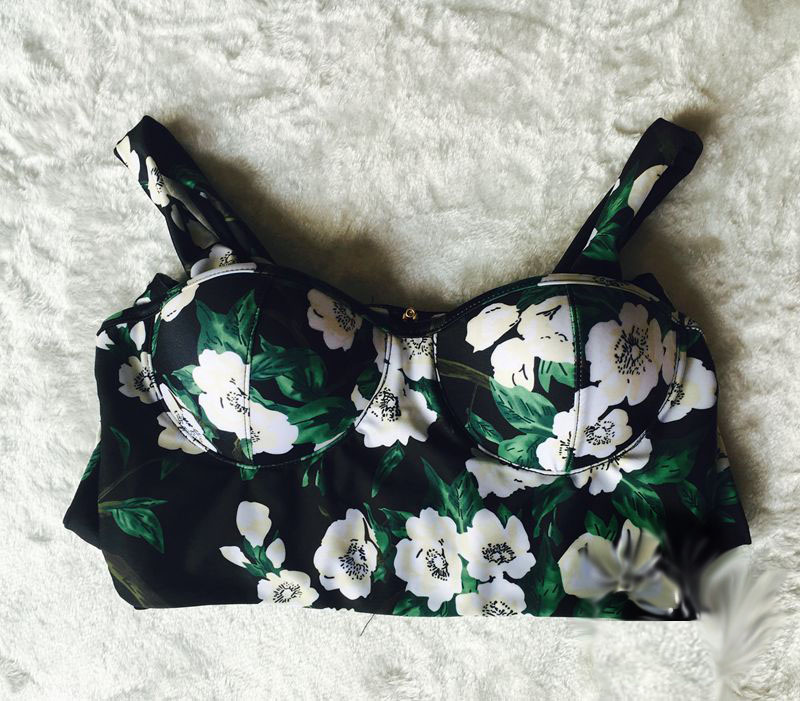 <b><p>flower High waist bikini nocence Beach Cody</p></b><b><p>フラワー ハイウエスト ビキニ 清純 ビーチコーディネート セクシースタイル ユニーク水着</p></b><br /><br /><p align='center'>