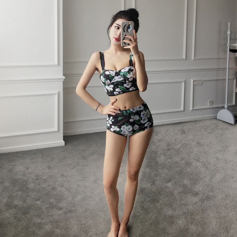 <b><p>flower High waist bikini nocence Beach Cody</p></b><b><p>フラワー ハイウエスト ビキニ 清純 ビーチコーディネート セクシースタイル ユニーク水着</p></b><br /><br /><p align='center'>