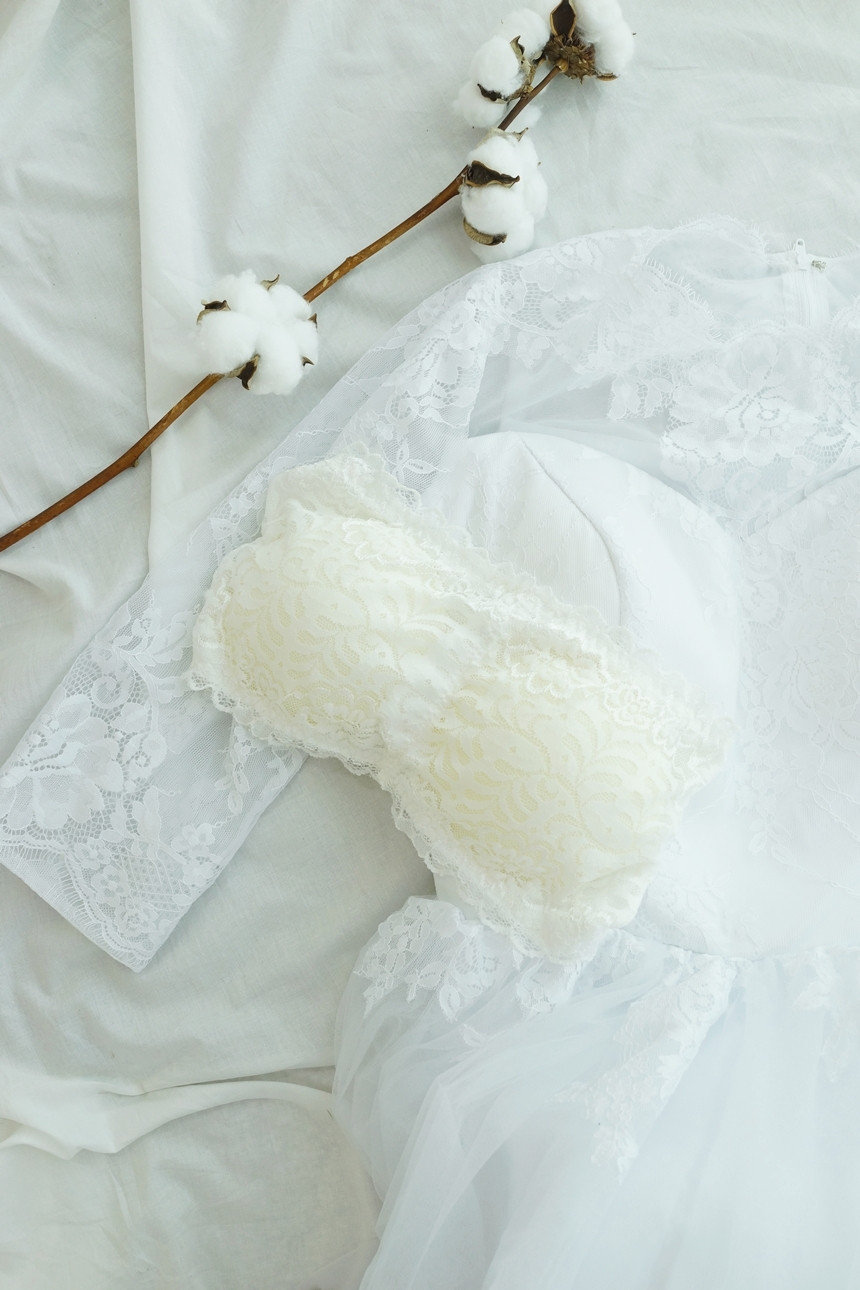 Beautiful lace bra top off shoulder underwear wedd