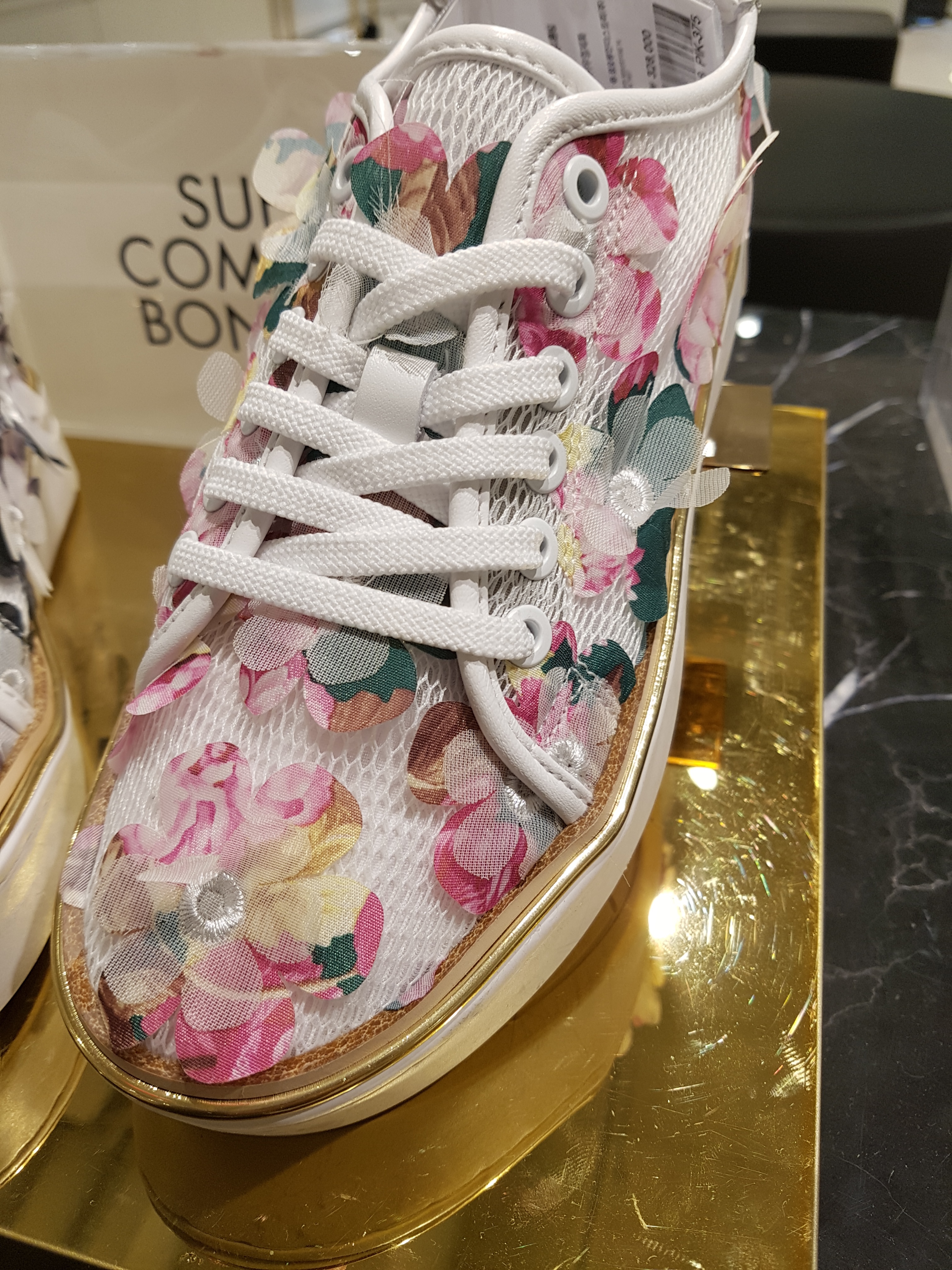 <b><p>Shu Comma Bonnie April Sneakers DG4DX17018PIK</p></b><b><p>シューコンマみる 4月 スニーカー DG4DX17018PIK ゲーム 愛らしさ</p></b><br /><br /><p align='center'>