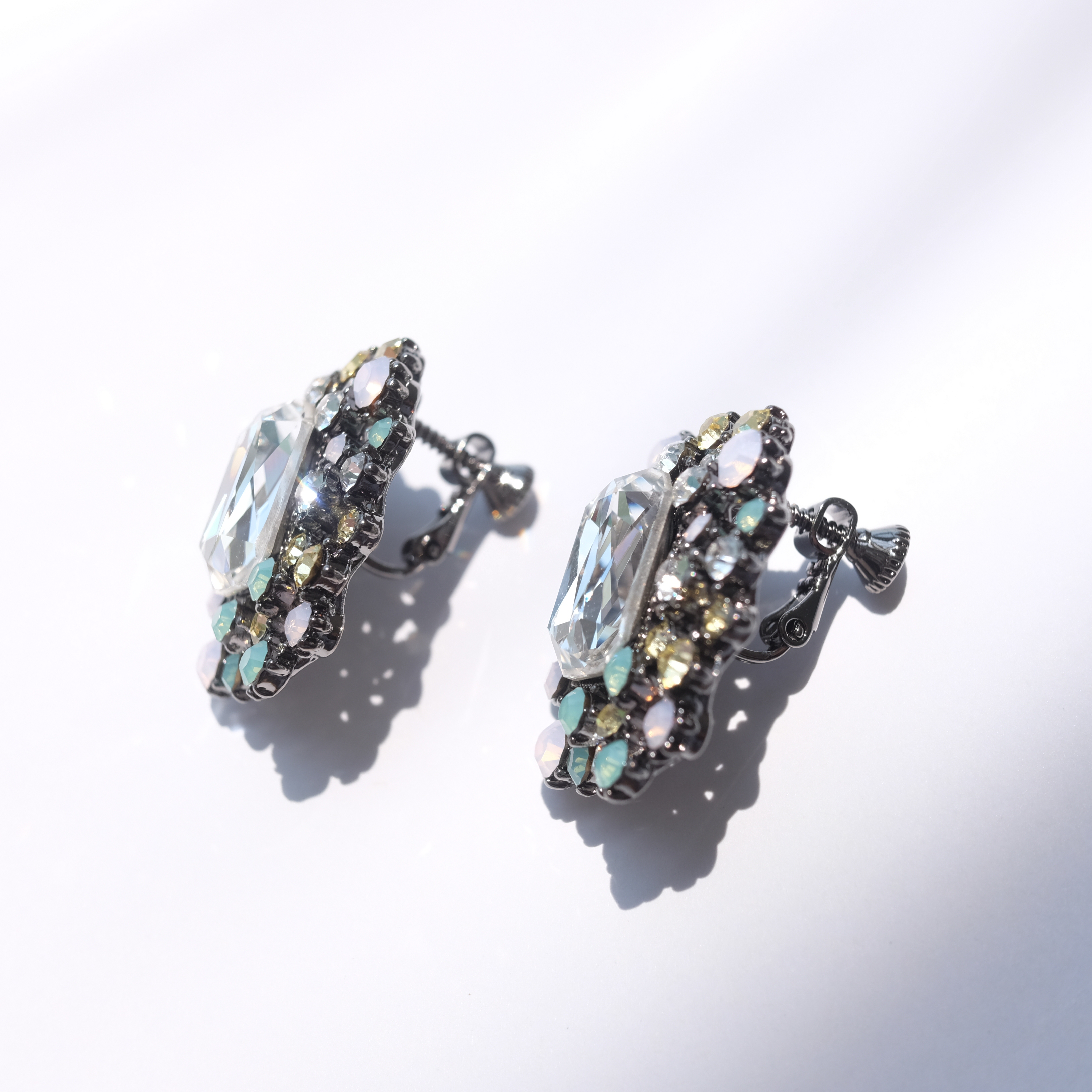 Echinacea Melt Color Cubic Earring Bold Point Big 