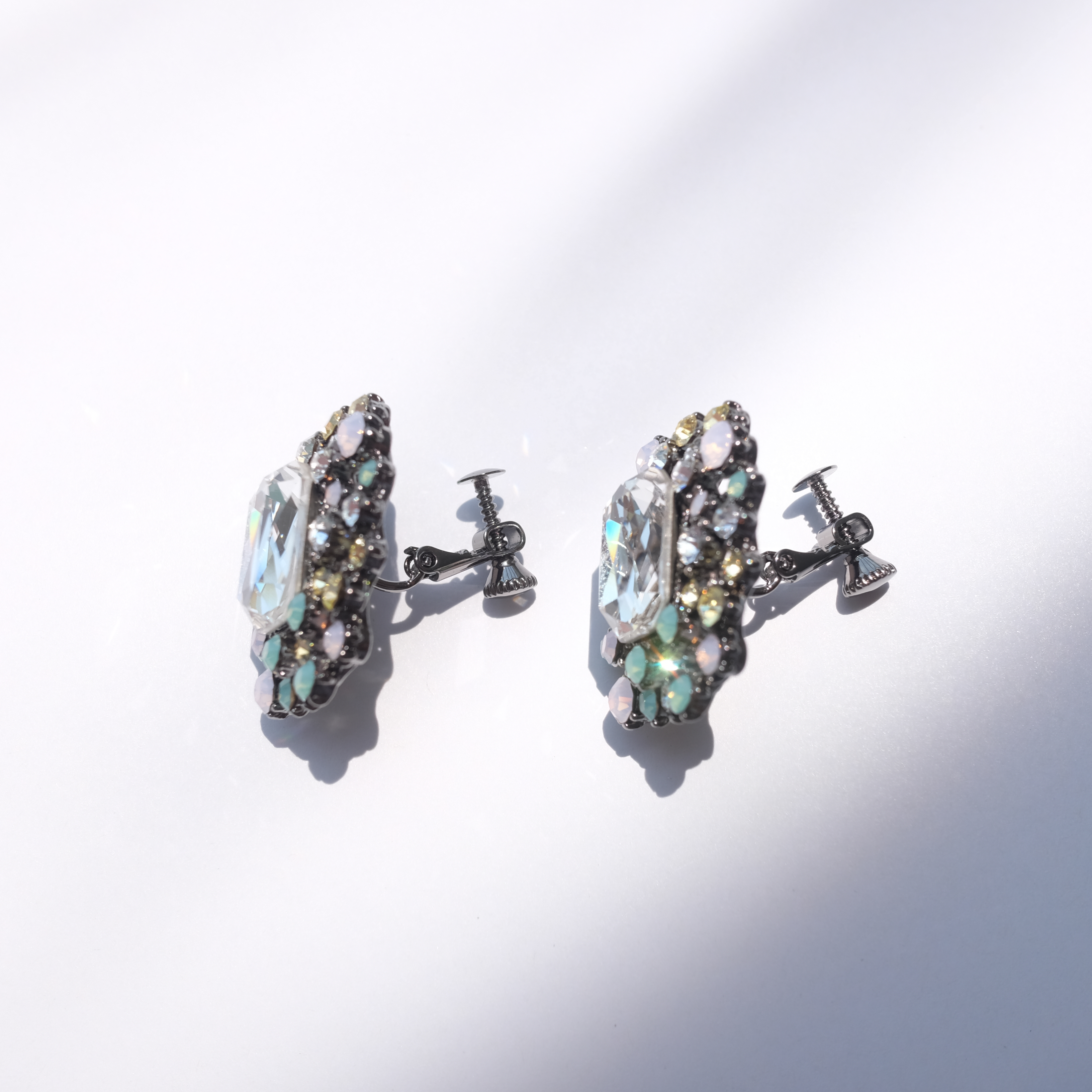 Echinacea Melt Color Cubic Earring Bold Point Big 