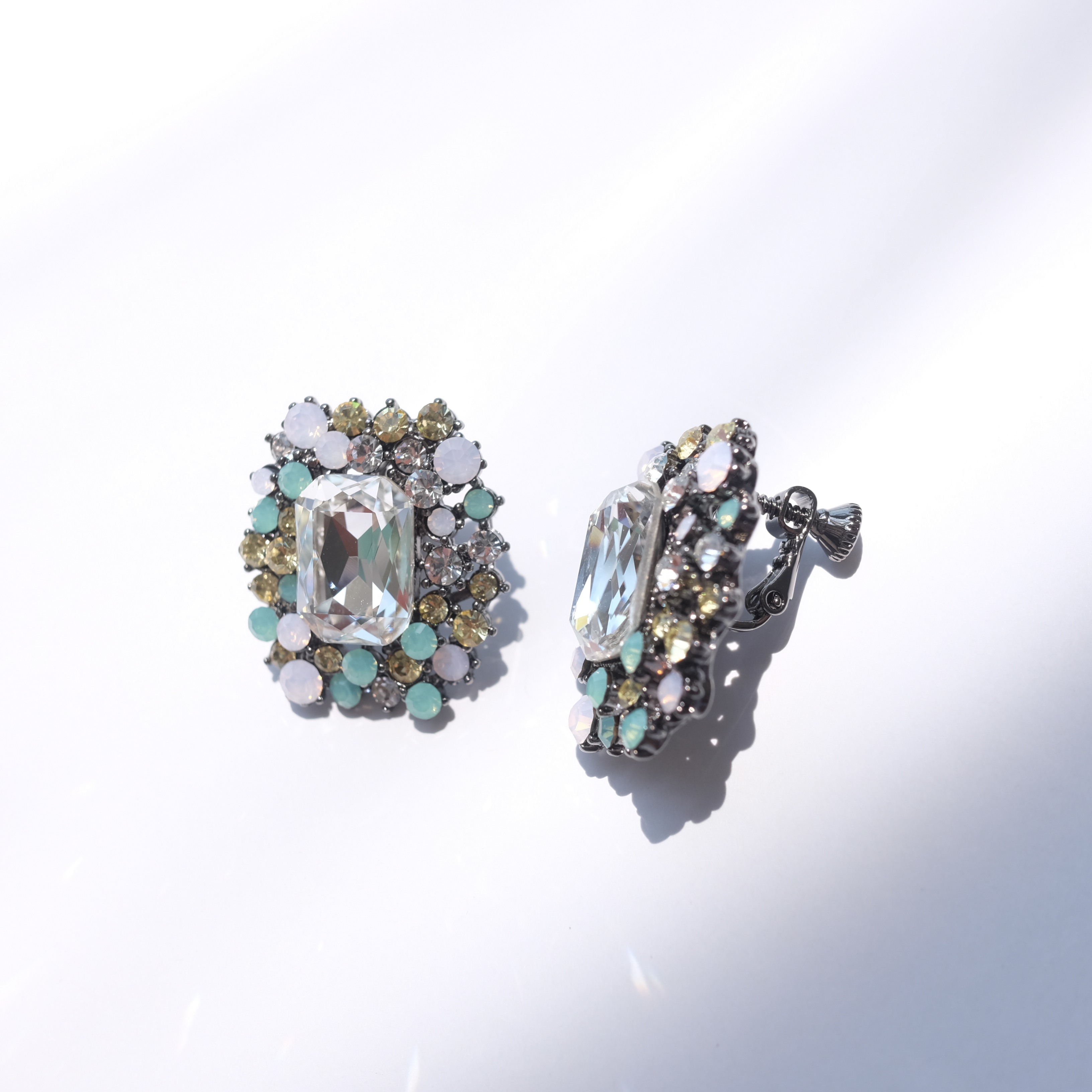 Echinacea Melt Color Cubic Earring Bold Point Big 