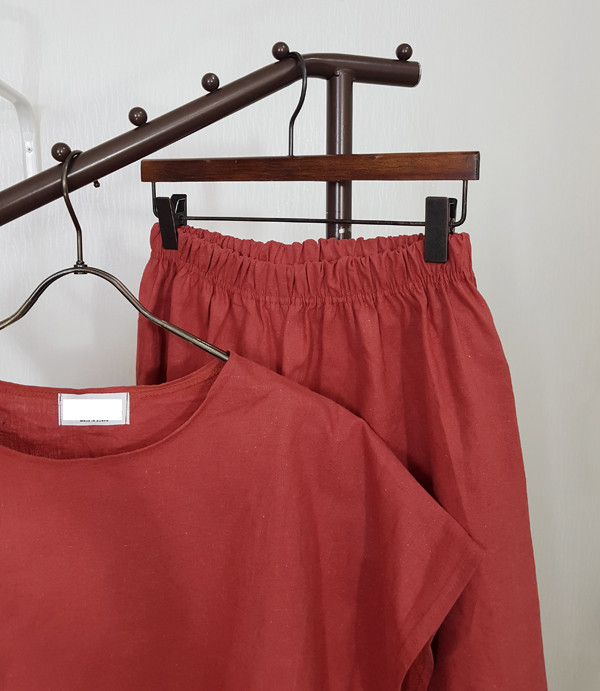 Linen two-piece blouse + wide pants