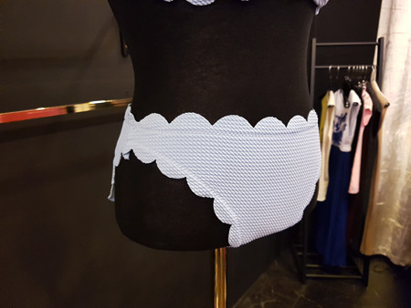 <b><p>wave Off shoulder T-irt bikini 3ps set Refed</p></b><b><p>波 ウェーブ オフショルダー Tシャツ ビキニ 3ps セット 洗練された セクシー水着</p></b><br /><br /><p align='center'>