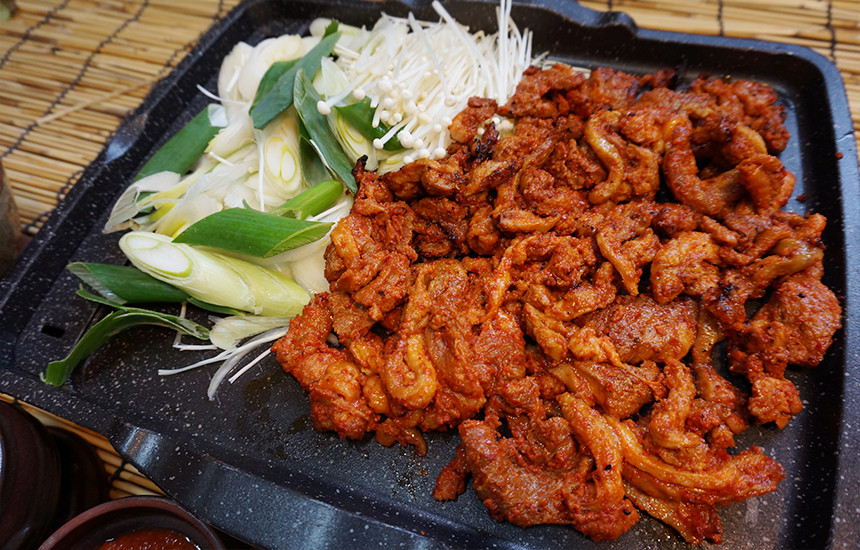 푸드윈도 : 네이버쇼핑 [지역매장] 연탄불 초벌 오리주물럭 3인분 (오리불고기)