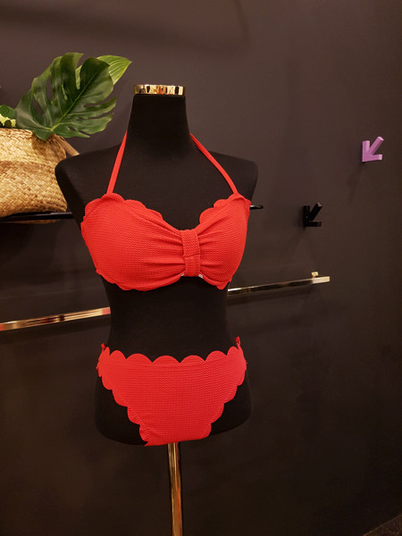 <b><p>wave Off shoulder T-irt bikini 3ps set Refed</p></b><b><p>波 ウェーブ オフショルダー Tシャツ ビキニ 3ps セット 洗練された セクシー水着</p></b><br /><br /><p align='center'>