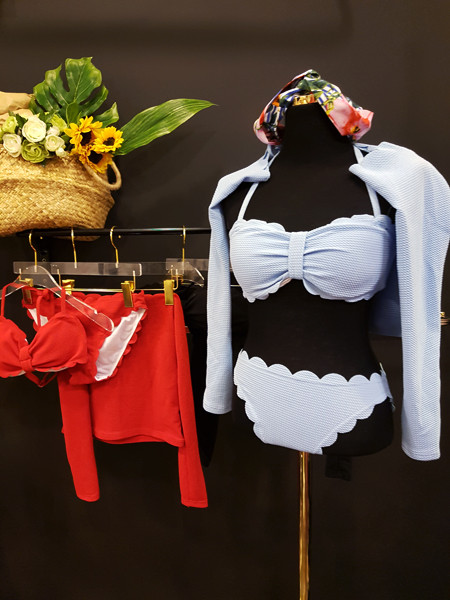 <b><p>wave Off shoulder T-irt bikini 3ps set Refed</p></b><b><p>波 ウェーブ オフショルダー Tシャツ ビキニ 3ps セット 洗練された セクシー水着</p></b><br /><br /><p align='center'>