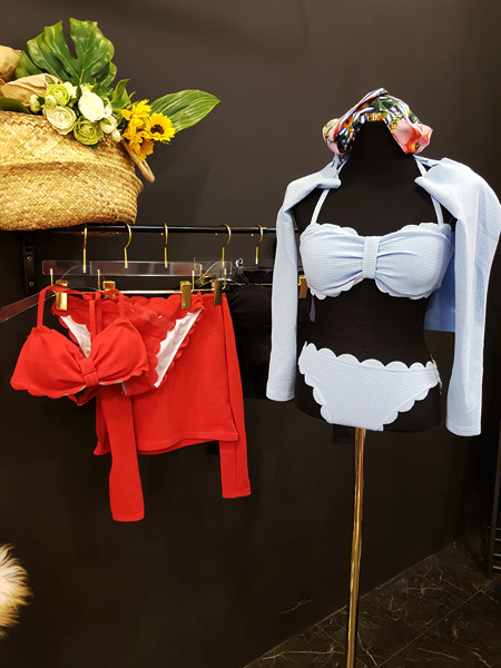 <b><p>wave Off shoulder T-irt bikini 3ps set Refed</p></b><b><p>波 ウェーブ オフショルダー Tシャツ ビキニ 3ps セット 洗練された セクシー水着</p></b><br /><br /><p align='center'>