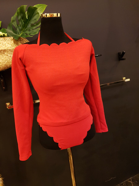 <b><p>wave Off shoulder T-irt bikini 3ps set Refed</p></b><b><p>波 ウェーブ オフショルダー Tシャツ ビキニ 3ps セット 洗練された セクシー水着</p></b><br /><br /><p align='center'>