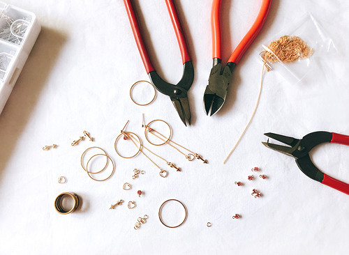 <b><p>The Feminine style Puri Lilac scent Flower</p></b><b><p>ヨリヨリ フェミニン スタイル 清純な ライラックの香り 花のイヤリング フラワー</p></b><br /><br /><p align='center'>